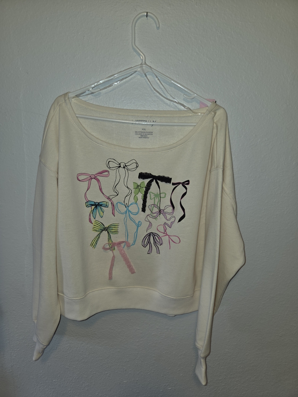 Modern Lux Cream Sweatshirt with Multicolor Bow Graphic